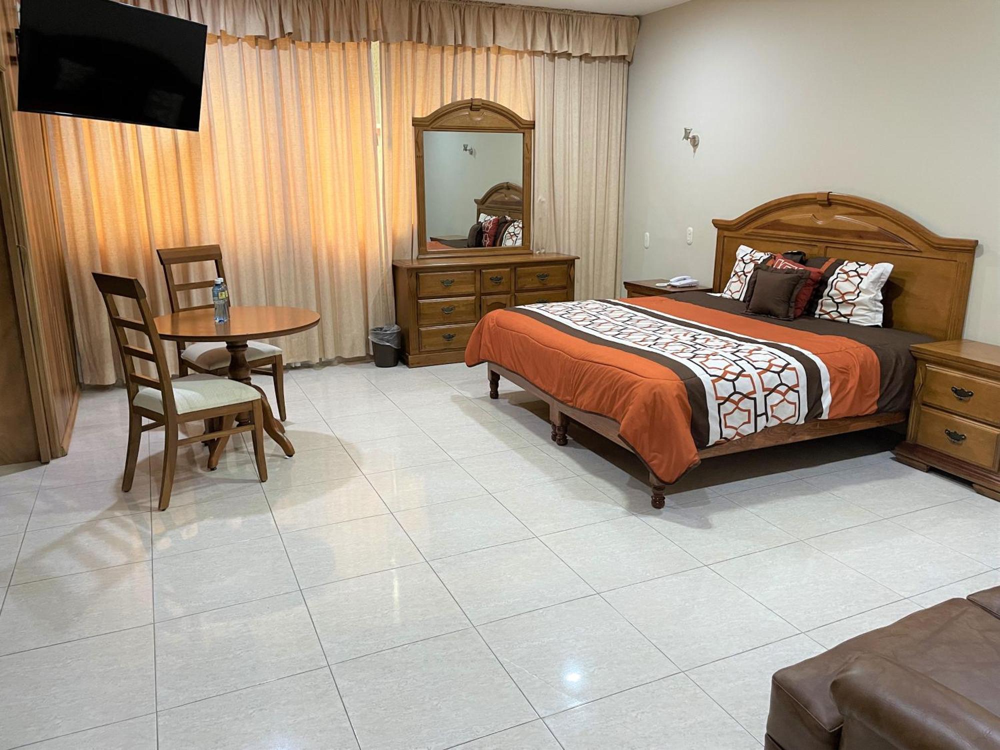 Hotel Fiesta Altena Tepatitlán de Morelos Exteriör bild